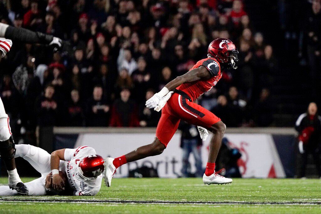 10. Ahmad Gardner, CB, Cincinnati, Jr.